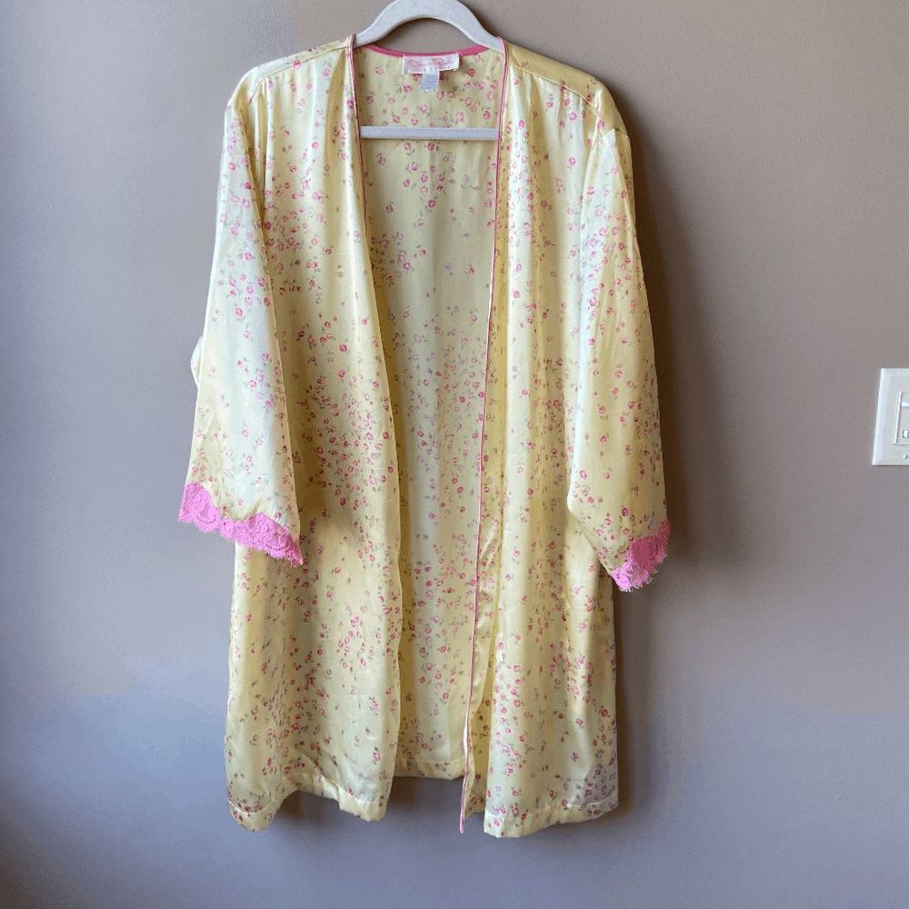 Oscar de la Renta Pink Label 1990s Yellow Roses Floral Robe w/ Lace Details - SZ